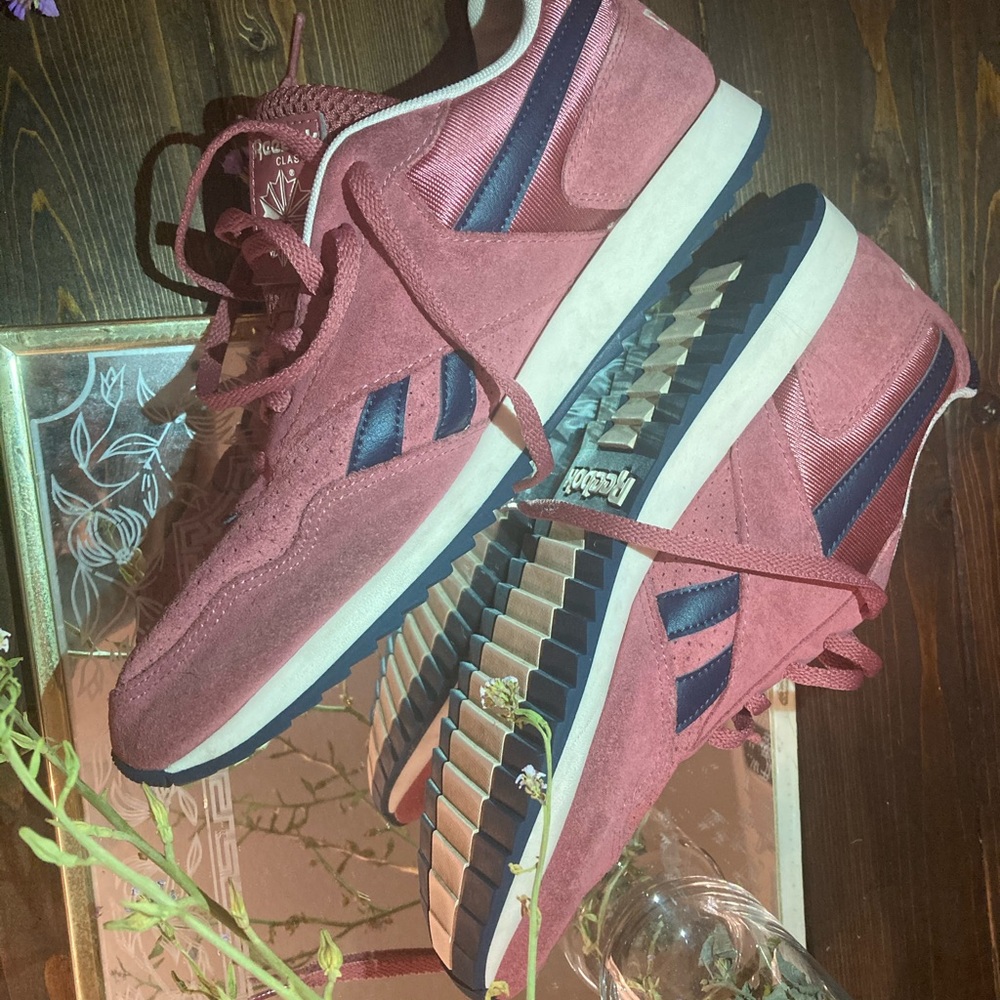 Classic Reebok Tennis Shoes